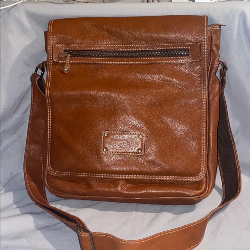 Boots ~N~ Bags Messenger Shoulder Bags 💼